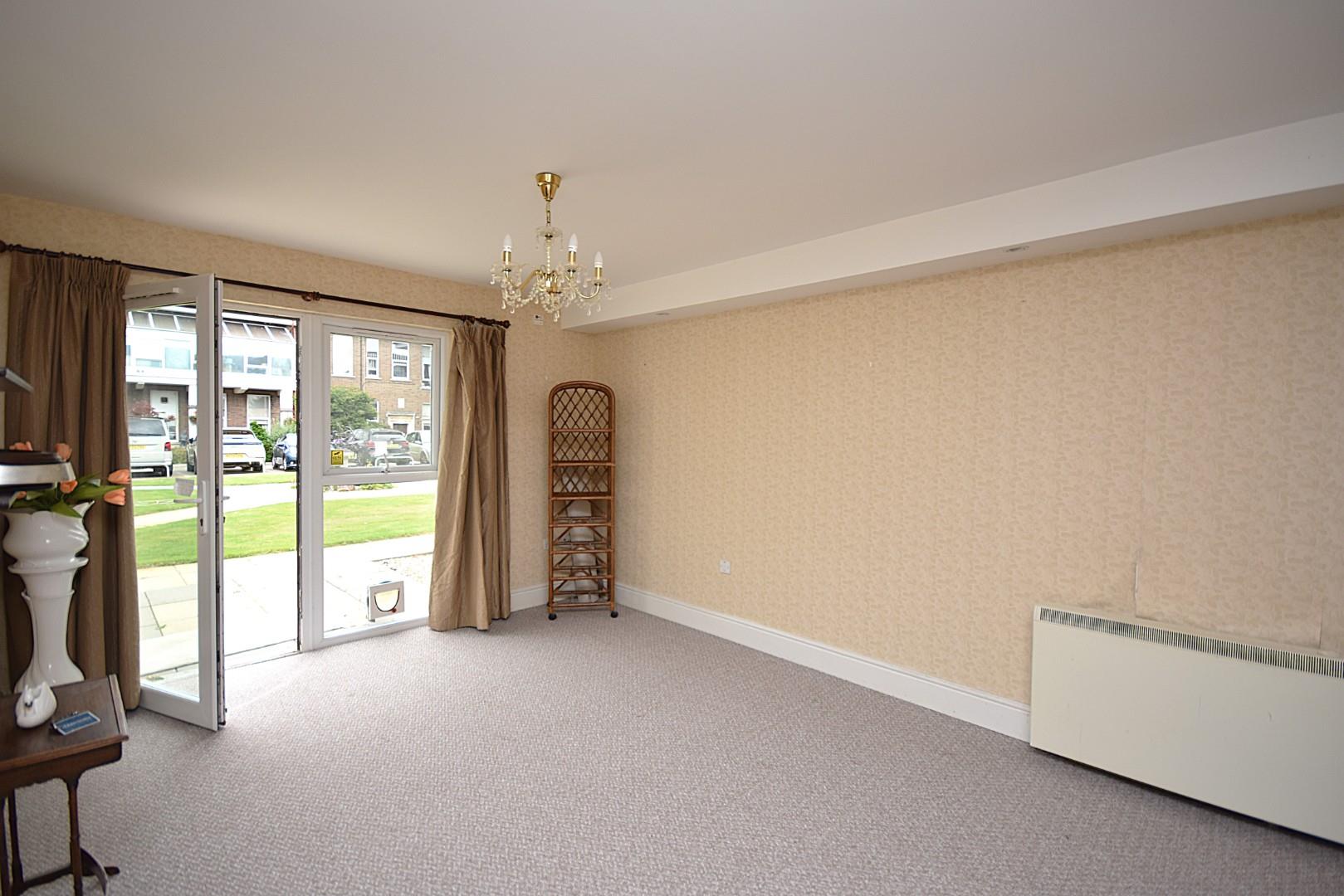 Willow Court, Clyne Common, Swansea, SA3 3JB